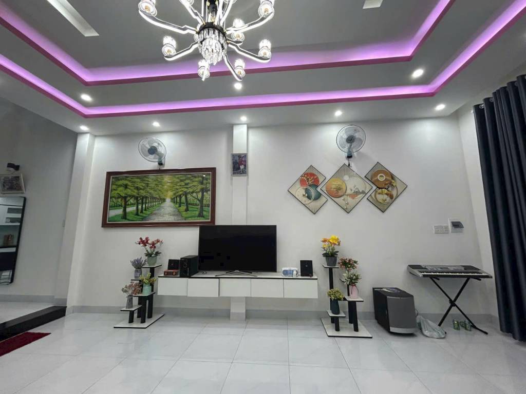 Bán nhà mặt tiền Hoà Phú 10, Liên Chiểu, nhà 3 tầng, gần biển, giá nhỉnh 6 tỷ